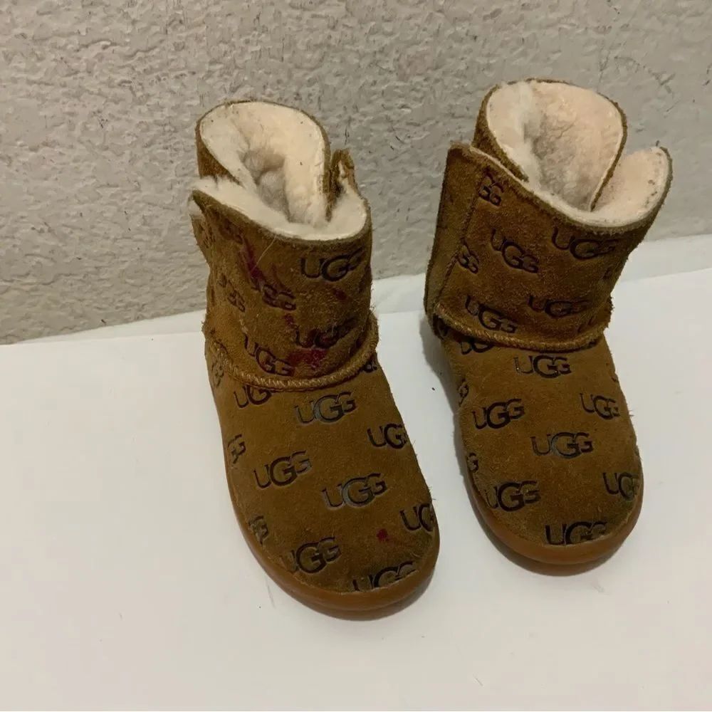 Ugg Keelan Boots 1129075T Kids Children's Size 6 Tan Shearling Lined
